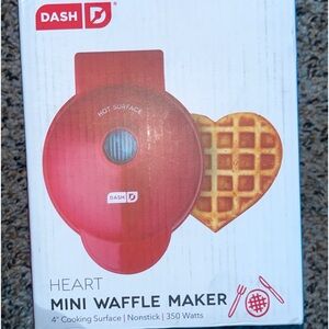 Dash Mini Heart Waffle Maker/ BRAND NEW❗️/